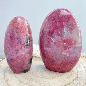 Forme Libre Rhodonite (pardonner et guérir ses blessures) formes libres [mes jolis cristaux]