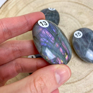 Galet Labradorite bleu, violet ou spectrolite (pierre de protection) Galet [mes jolis cristaux]