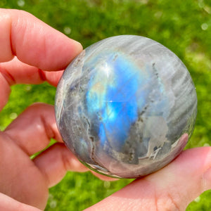 Sphère de Labradorite violette / bleu (pierre de protection) sphère [mes jolis cristaux]